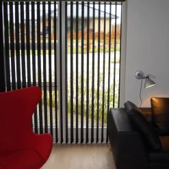 Debel lamelgardin komplet Line, sort 100x250 cm.