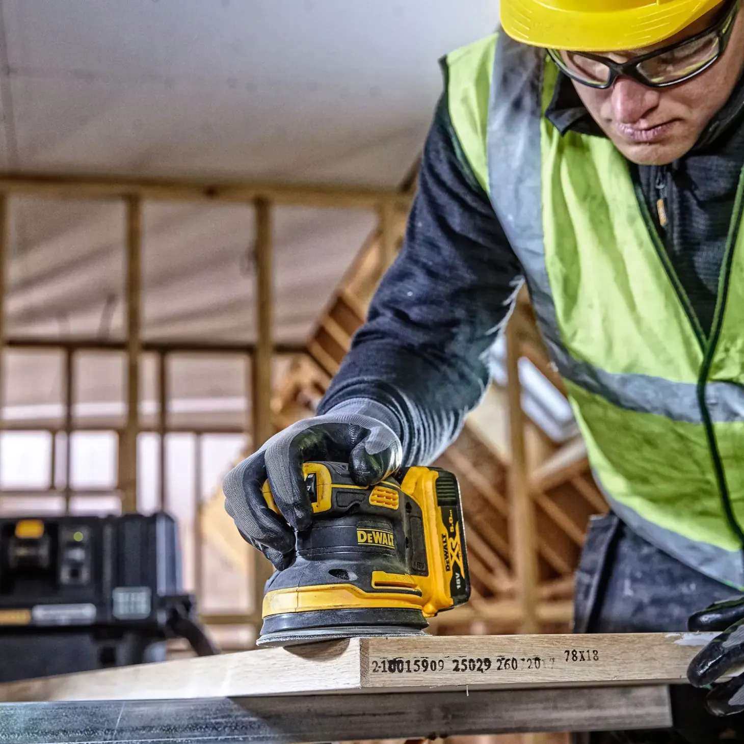 DeWALT DCW210N 18V XR excentersliber Ø125 mm solo