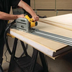 DeWALT DWS520KTR 55 mm dyksav med 2 styreskinner