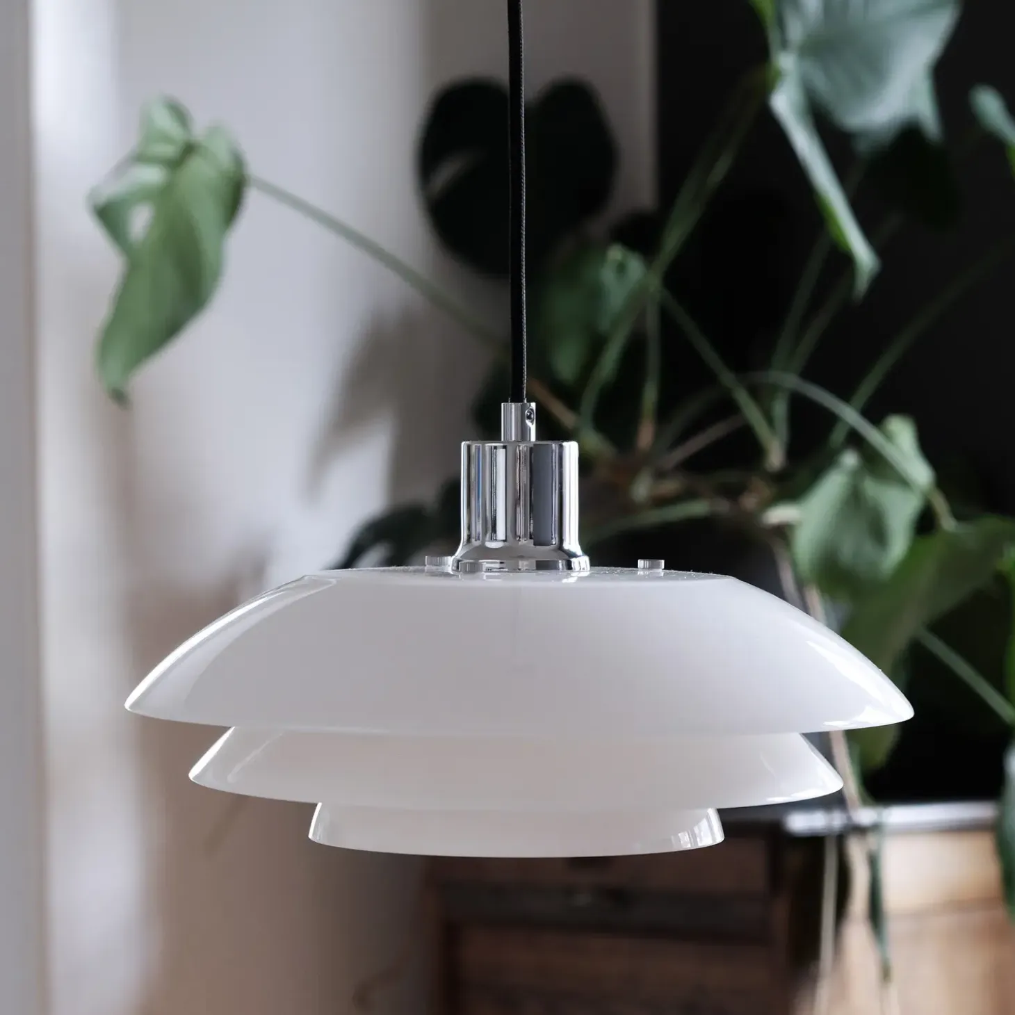 Dyberg Larsen DL31 pendel Ø31 cm E27 opal glas