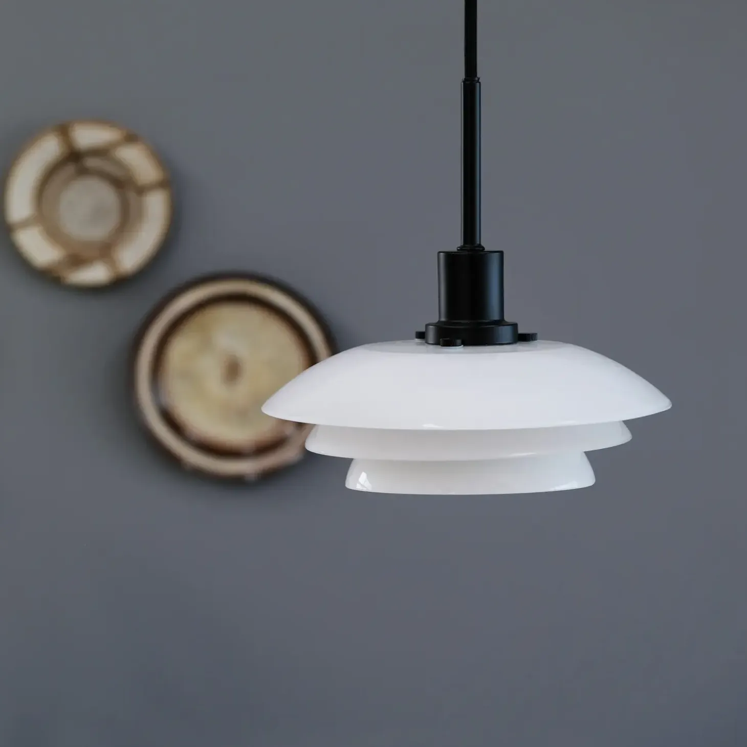Dyberg Larsen DL20 pendel opal/sort