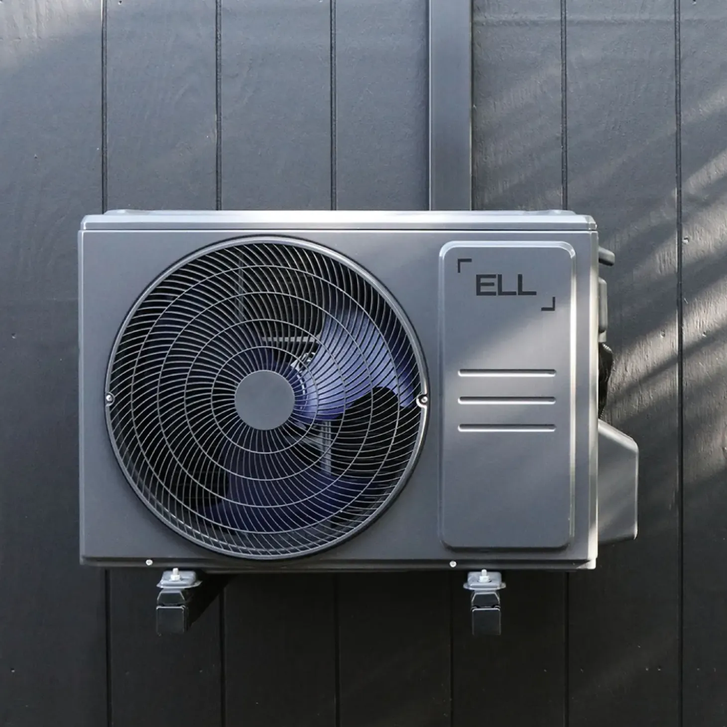 ELL Front Dark varmepumpe 4,31/4,40 kW Køl/Varmeeffekt