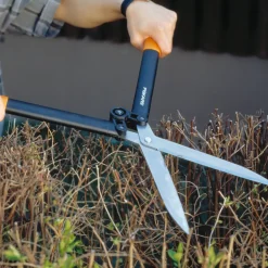 Fiskars hækkesaks med udveksling HS52