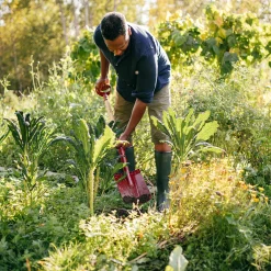 Fiskars spade med afrundet blad