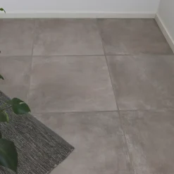 Flaminia Tranzit Taupe væg-/gulvflise 61,5x61,5 cm