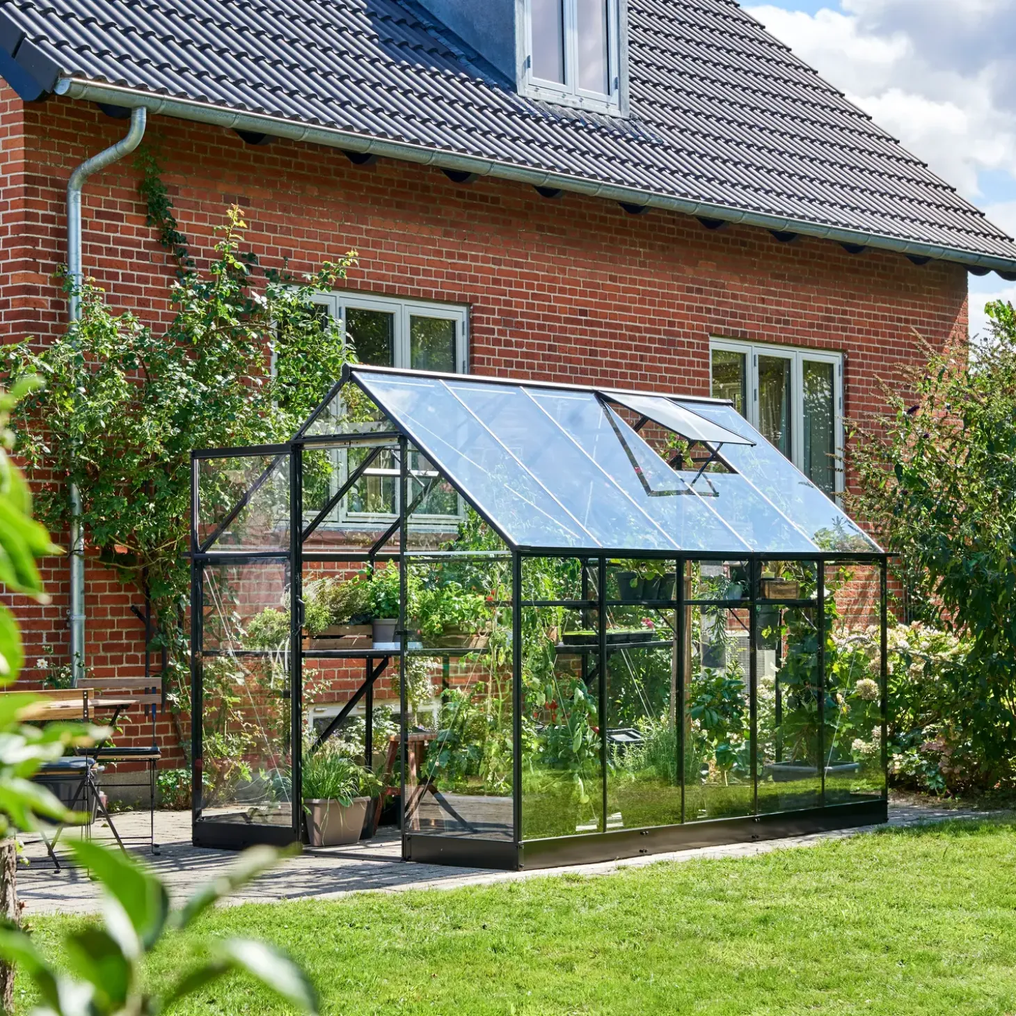 Halls Qube 610 drivhus sort med hærdet glas 6,4 m²