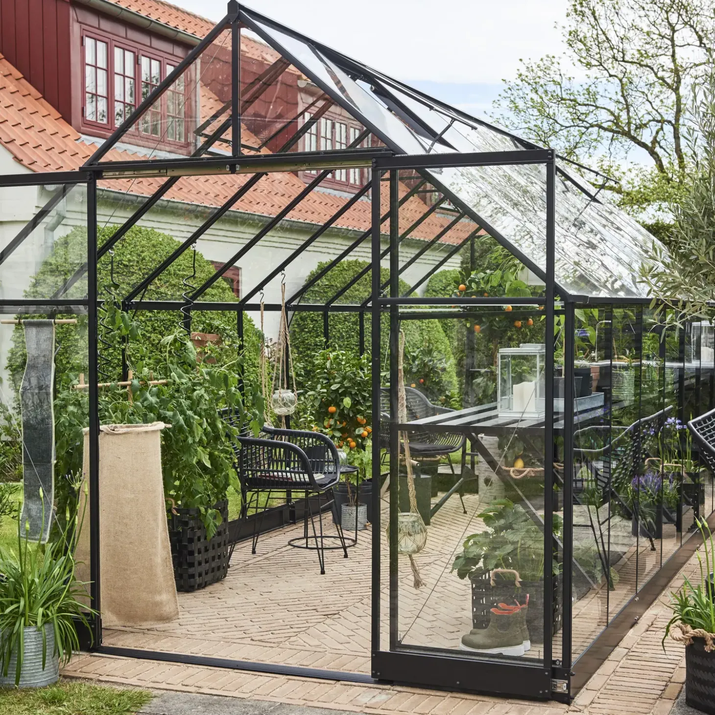 Halls Qube+ 816 drivhus sort med hærdet glas 13,0 m²
