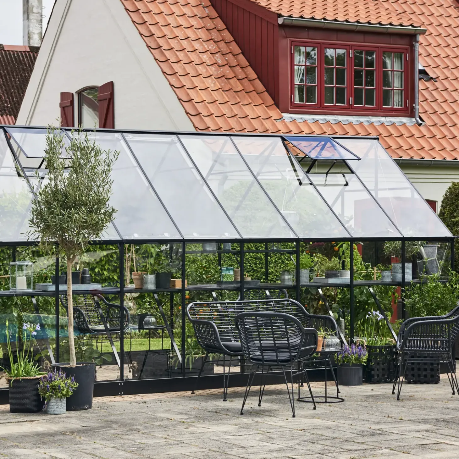 Halls Qube+ 816 drivhus sort med hærdet glas 13,0 m²