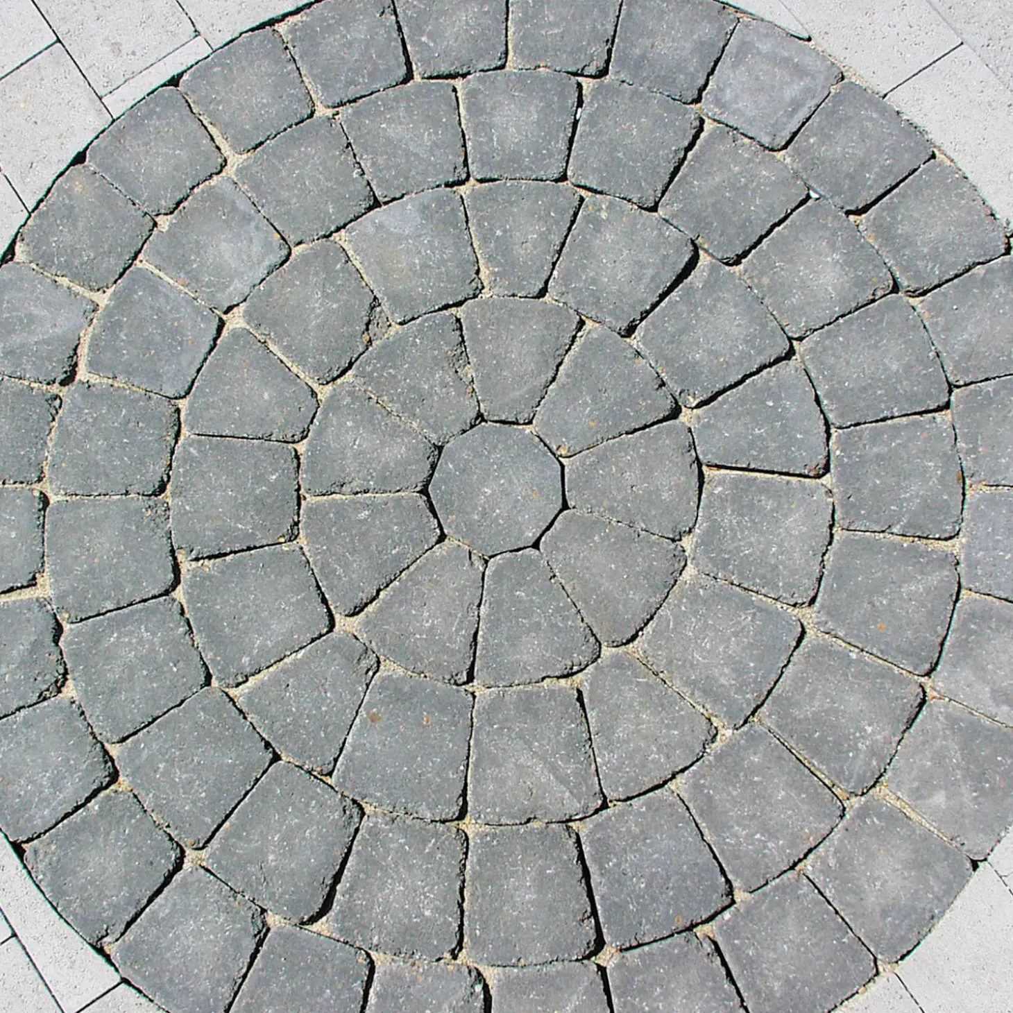 Herregårdssten Flex-line med rumlet kant stor sten grå 14x14x10,5x5 cm
