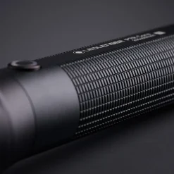 Ledlenser P7R Core lommelygte inkl. 1xgenopladelig batteri sort