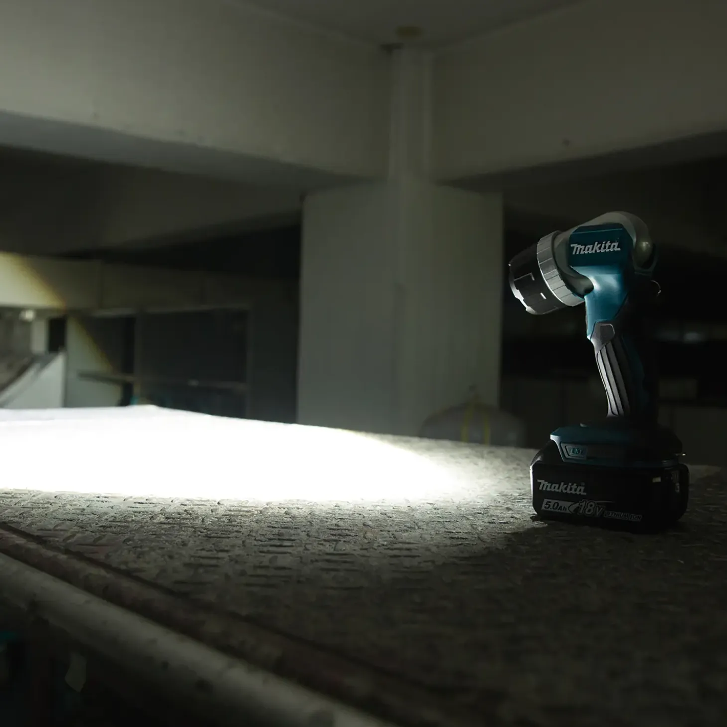 Makita DEADML808 14,4V/18V LXT LED lygte LXT solo