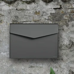 ME|FA postkasse Letter (111) basalt grå med ME|FA lås