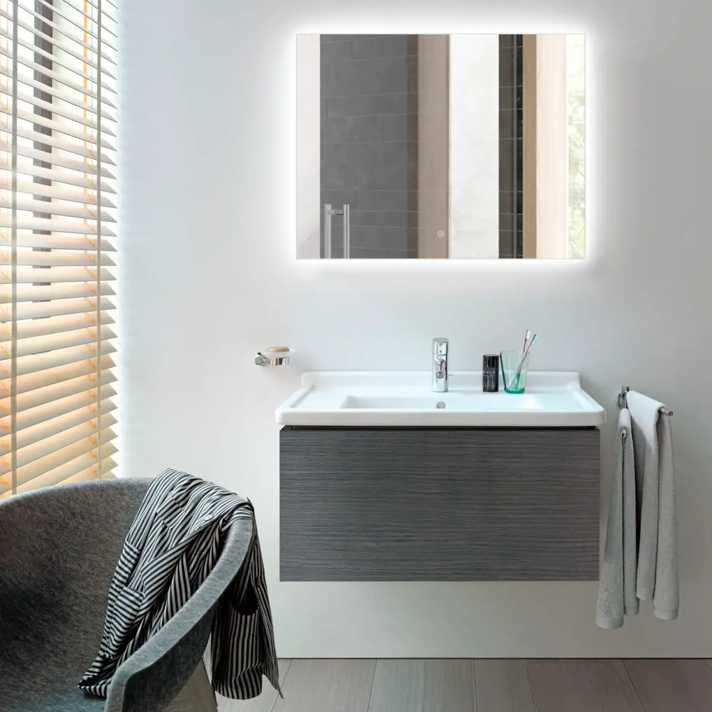 Mikelo CL34 LED spejl m/lys bag 70X90CM