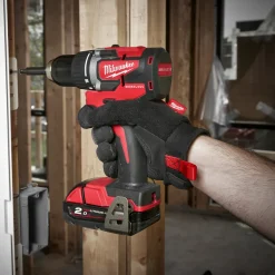 Milwaukee M18 CBLDD-202C 18V bore-/skruemaskine 2x2.0 Ah inkl. kuffert
