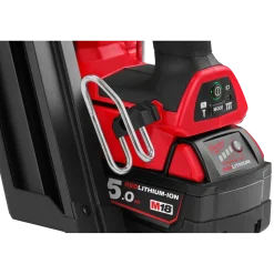 Milwaukee M18 FFN-502C Fuel™ 18V sømpistol 2x5.0 Ah batterier og lader