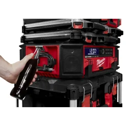 Milwaukee M18 PRCDAB+-0 Packout radio og lader