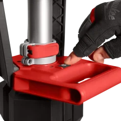 Milwaukee M18 SAL-0 18V arbejdslampe på stativ solo