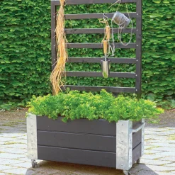 Plus Cubic blomsterkasse med espalier og hjul 87x50x130 cm sort