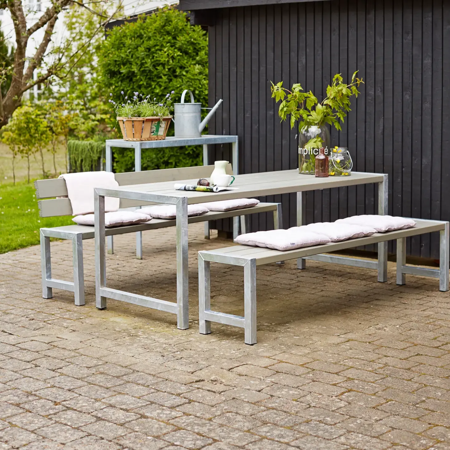 Plus Cubic blomsterkasse med hjul 46x50x45cm gråbrun