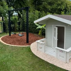 PLUS Legehus 134×134 cm + 58 cm terrasse ubehandlet inkl. tagpap