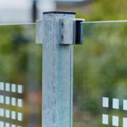 Plus stålstolpe m/fod 45x45 mm længde 95 cm galvaniseret