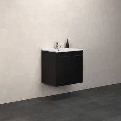 Scanbad Multo vaskeskab m/låger 61 cm  inkl. Amber vask, sort