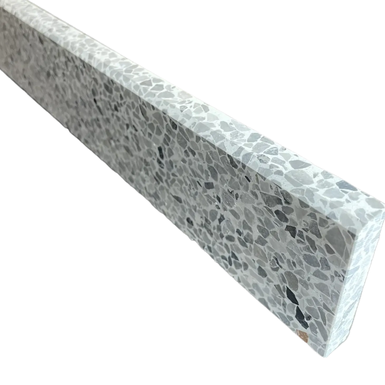 Terrazzo sokkelliste reykjavik slebet overflade og top med fas 40x1,5x7,5 cm