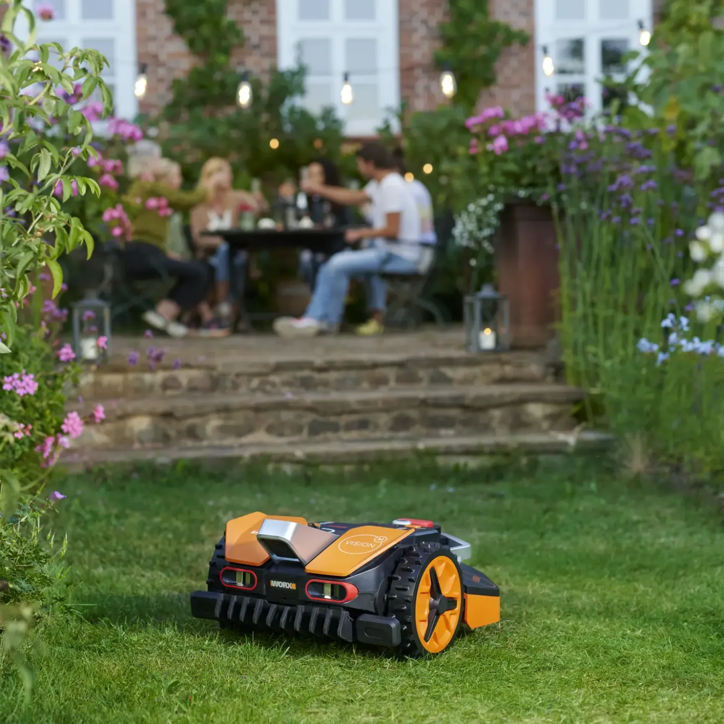 Worx Vision WR216E robotplæneklipper 1600 m² inkl. garage